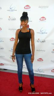 Gabrielle Dennis feet photo 7
