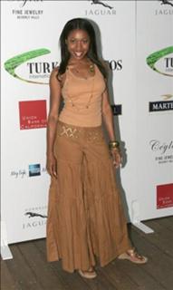 Gabrielle Dennis feet photo 4