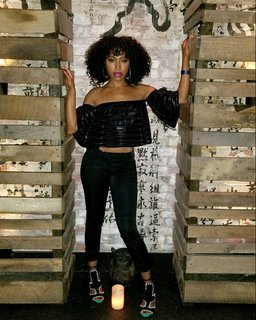 Gabrielle Dennis feet photo 2