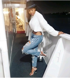 Gabrielle Dennis feet photo 16