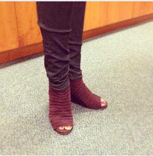 Gabrielle Kerr feet photo 4