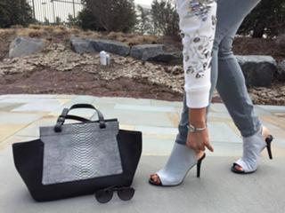 Gabrielle Kerr feet photo 2