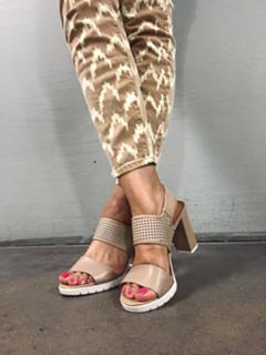 Gabrielle Kerr feet photo 11