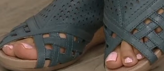 Gabrielle Kerr feet photo 11