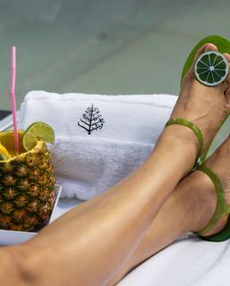 Gabrielle Kerr feet photo 1