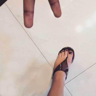 Gabrielle Miller feet photo 17