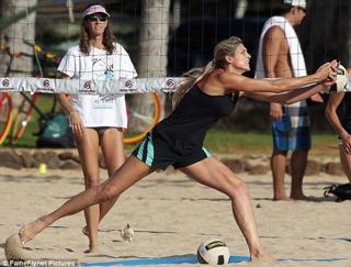 Gabrielle Reece feet photo thumbnail