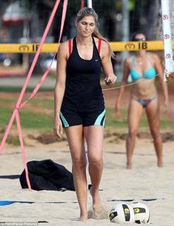 Gabrielle Reece feet photo thumbnail