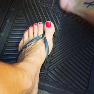Gabrielle Reece feet photo thumbnail