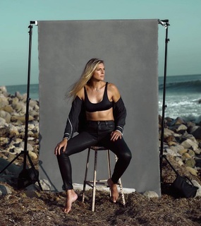 Gabrielle Reece feet photo thumbnail