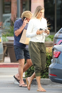 Gabrielle Reece feet photo thumbnail