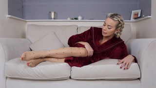 Gabrielle Taylor feet photo thumbnail
