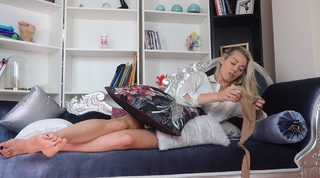 Gabrielle Taylor feet photo thumbnail