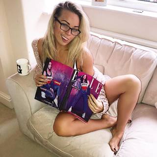 Gabrielle Taylor feet photo thumbnail