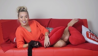Gabrielle Taylor feet photo thumbnail