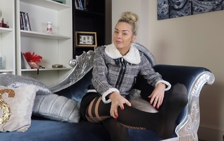 Gabrielle Taylor feet photo thumbnail