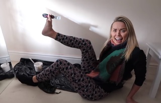 Gabrielle Taylor feet photo thumbnail