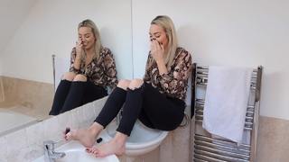 Gabrielle Taylor feet photo thumbnail
