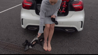 Gabrielle Taylor feet photo thumbnail