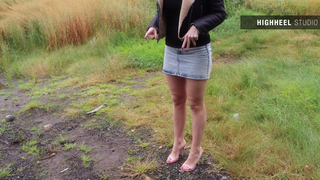 Gabrielle Taylor feet photo thumbnail