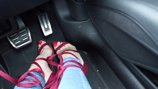 Gabrielle Taylor feet photo thumbnail