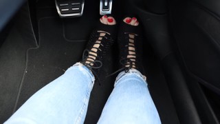 Gabrielle Taylor feet photo thumbnail