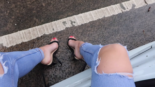 Gabrielle Taylor feet photo thumbnail