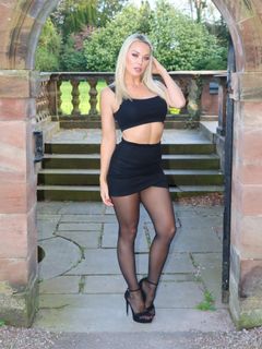 Gabrielle Taylor feet photo 1