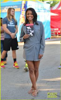 Gabrielle Union feet photo thumbnail