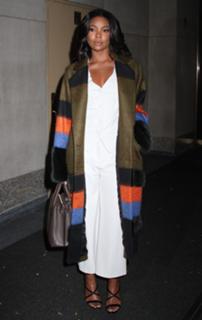Gabrielle Union feet photo thumbnail