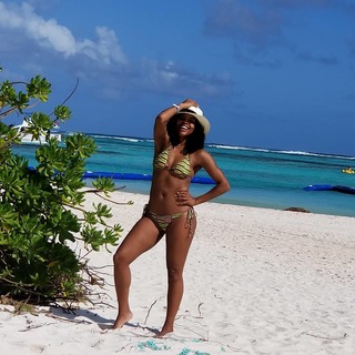 Gabrielle Union feet photo thumbnail
