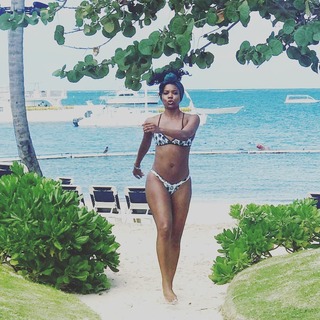 Gabrielle Union feet photo thumbnail