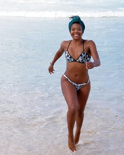 Gabrielle Union feet photo thumbnail