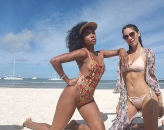 Gabrielle Union feet photo thumbnail