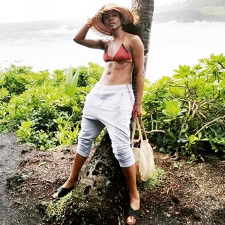 Gabrielle Union feet photo thumbnail