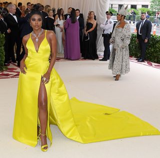 Gabrielle Union feet photo thumbnail
