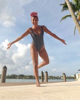 Gabrielle Union feet photo thumbnail