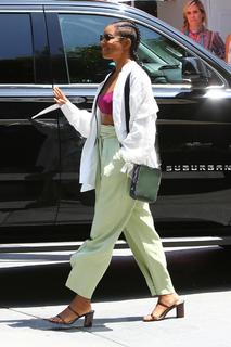 Gabrielle Union feet photo thumbnail