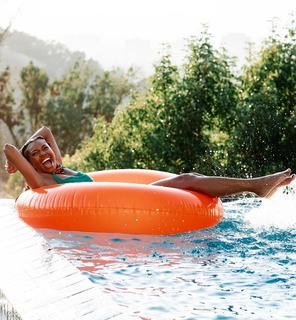 Gabrielle Union feet photo thumbnail