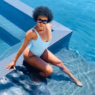 Gabrielle Union feet photo thumbnail