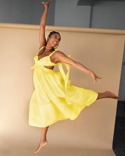Gabrielle Union feet photo thumbnail