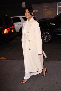 Gabrielle Union feet photo thumbnail
