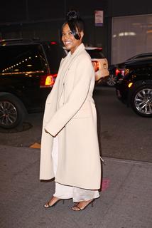 Gabrielle Union feet photo thumbnail
