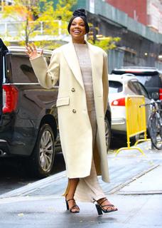 Gabrielle Union feet photo thumbnail