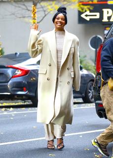 Gabrielle Union feet photo thumbnail