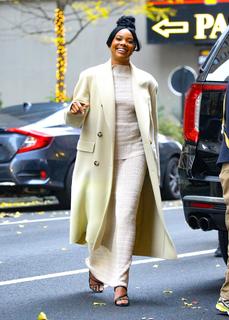 Gabrielle Union feet photo thumbnail