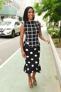 Gabrielle Union feet photo thumbnail
