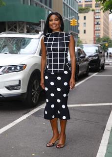 Gabrielle Union feet photo thumbnail