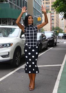 Gabrielle Union feet photo thumbnail