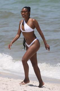 Gabrielle Union feet photo thumbnail